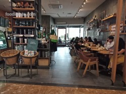 Suasana Interior Kafe Kopi Starbucks A Yani Mega Mall Pontianak