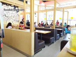 Interior Restoran Yoshinoya di PIK