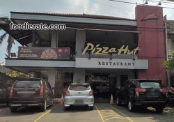 Lokasi Restoran Pizza Hut di Green Ville