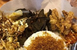 Nasi Kulit + Paru + Serundeng + Sambal Bawang Nasi Kulit Syuurga